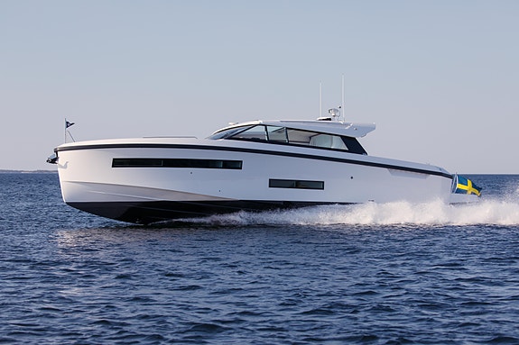 NY - DELTA Powerboats 48 Coupè - CARBON  - SE DENNE PÅ AKER BRYGGE 27-30 AUGUST 15 of 30