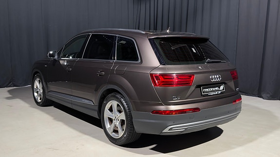 Audi Q7 4 of 30