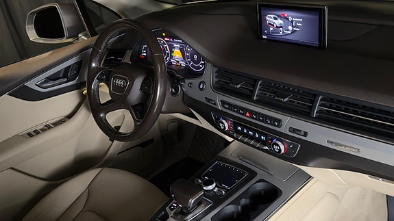 Audi Q7 27 of 30