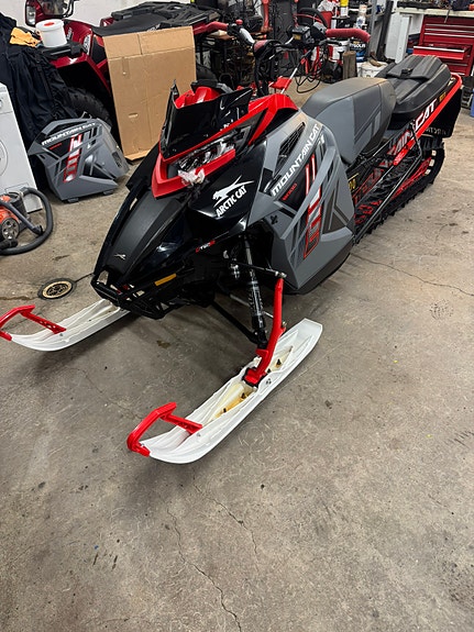 Arctic-cat M 8000 Hardcore Twin Rail 9 of 11
