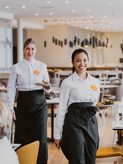 Servitører i arbeid