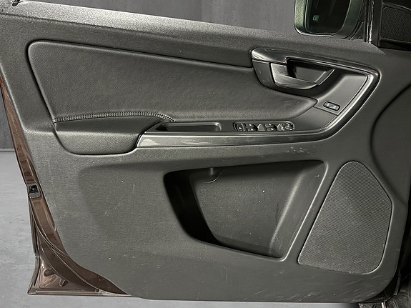 Volvo XC60 16 of 28