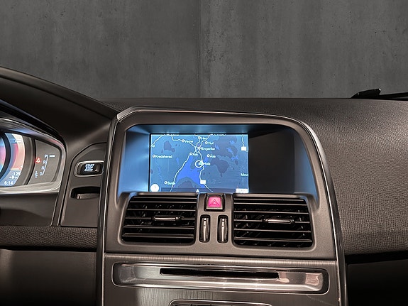 Volvo XC60 24 of 28