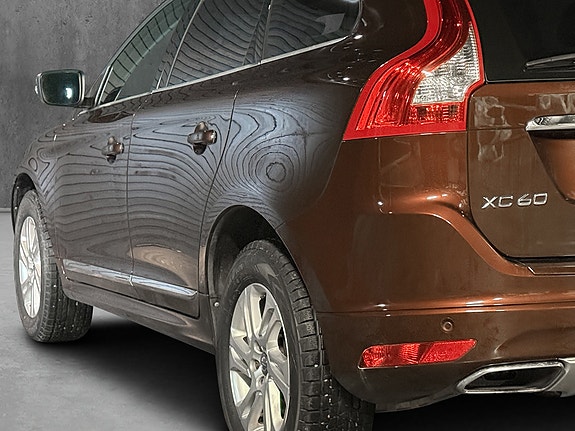 Volvo XC60 12 of 28