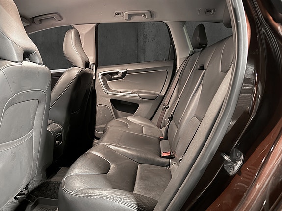 Volvo XC60 20 of 28