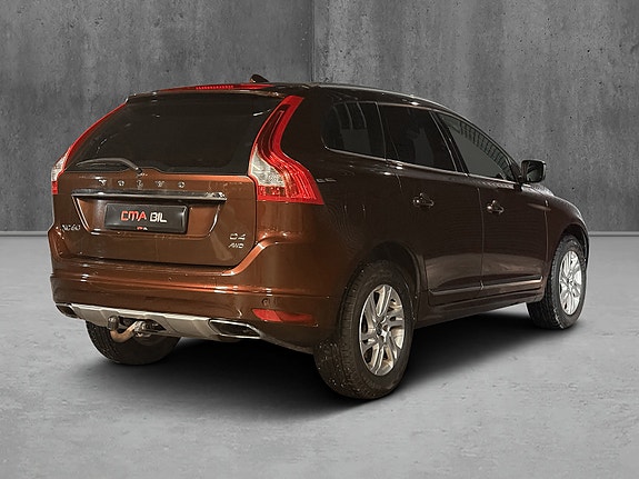 Volvo XC60 8 of 28