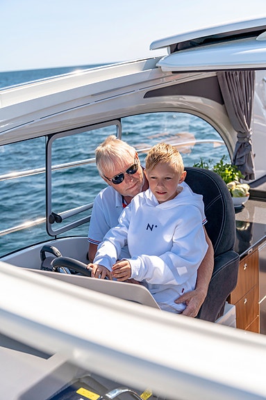 NYBÅT - Marex 360 Cabriolet Cruiser *Breitling* - 2X Mercury 270SD og Joystick 22 of 30