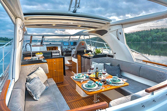 NYBÅT - Marex 360 Cabriolet Cruiser *Breitling* - 2X Mercury 270SD og Joystick 29 of 30