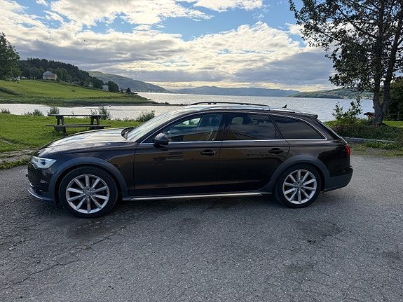 Audi A6 allroad 2 of 5