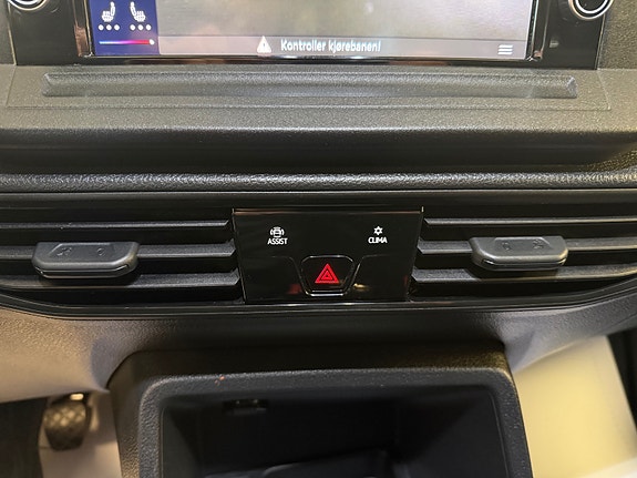 Volkswagen Caddy Maxi 19 of 30