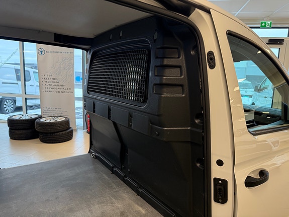 Volkswagen Caddy Maxi 30 of 30