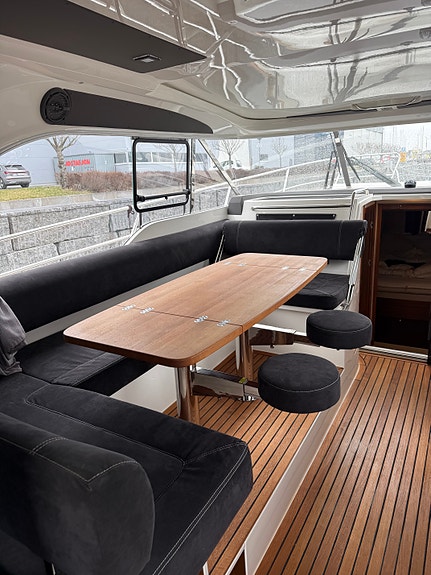 2021 Marex 375 - 2x Volvo Penta D4-300 -  ca 440 gangtimer 13 of 17
