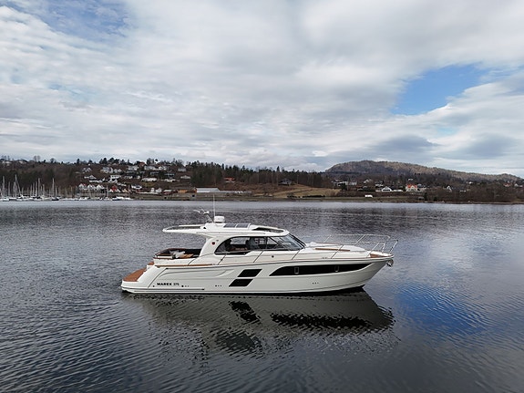2021 Marex 375 - 2x Volvo Penta D4-300 -  ca 440 gangtimer 2 of 17