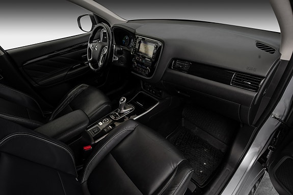 Mitsubishi Outlander 13 of 30