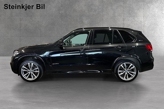 BMW X5 2 of 5