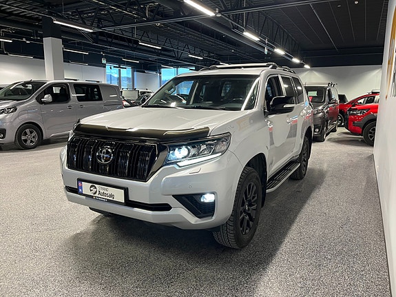 Toyota Land Cruiser 3 of 5