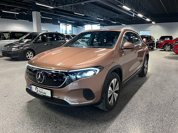 Mercedes-Benz EQA300 3 of 5