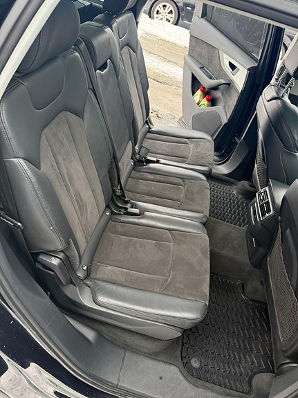 Audi Q7 12 of 17