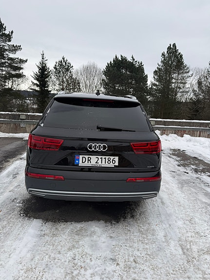 Audi Q7 6 of 17