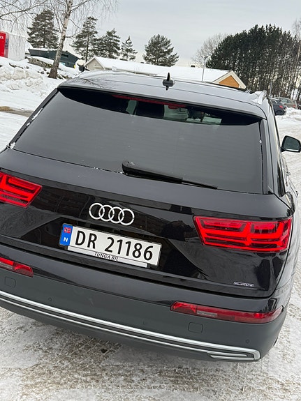 Audi Q7 3 of 17