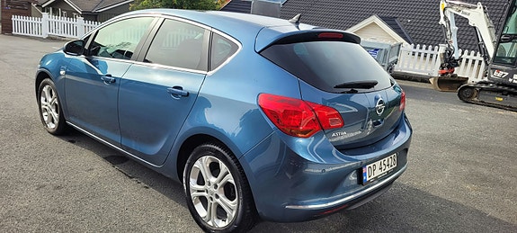 Opel Astra 9 of 21