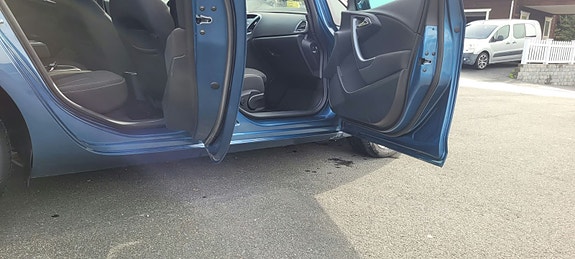 Opel Astra 10 of 21