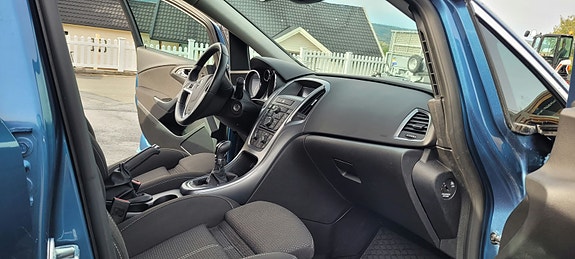 Opel Astra 18 of 21