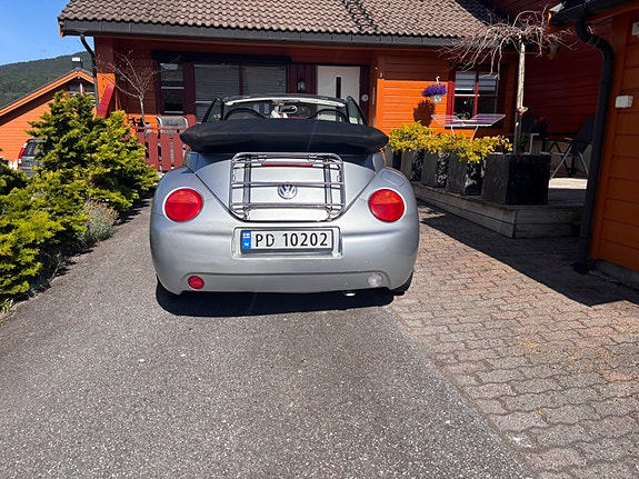 Volkswagen The Beetle 4 of 16