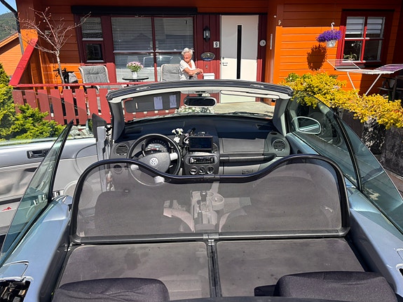 Volkswagen The Beetle 6 of 16