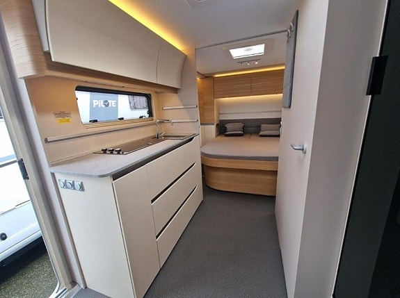 Adria Adora 593 UP 8 of 14