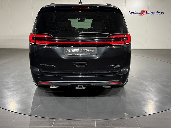 Chrysler Pacifica 6 of 30