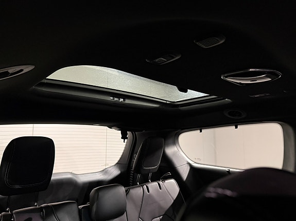 Chrysler Pacifica 20 of 30