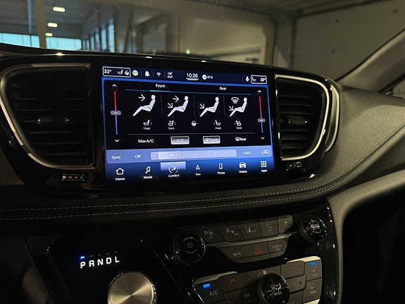 Chrysler Pacifica 29 of 30