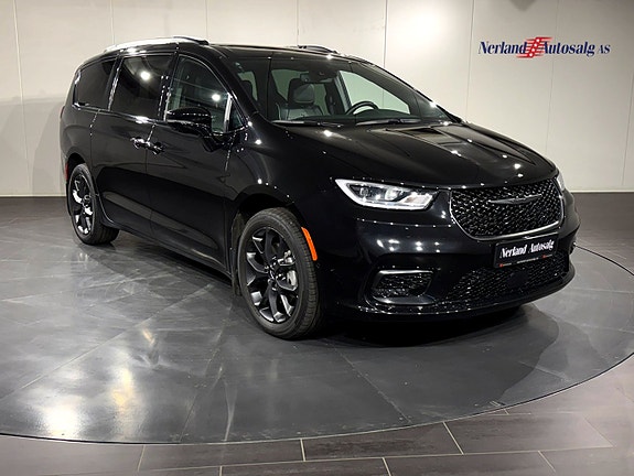Chrysler Pacifica 11 of 30