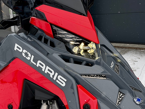 Polaris Indy VR1 850 Patriot - Touring - 7S Navigasjon 10 of 12