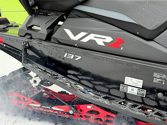 Polaris Indy VR1 850 Patriot - Touring - 7S Navigasjon 6 of 12