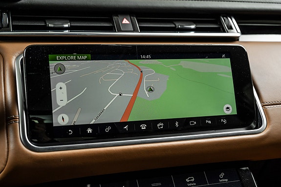 Land Rover Range Rover Velar 24 of 30