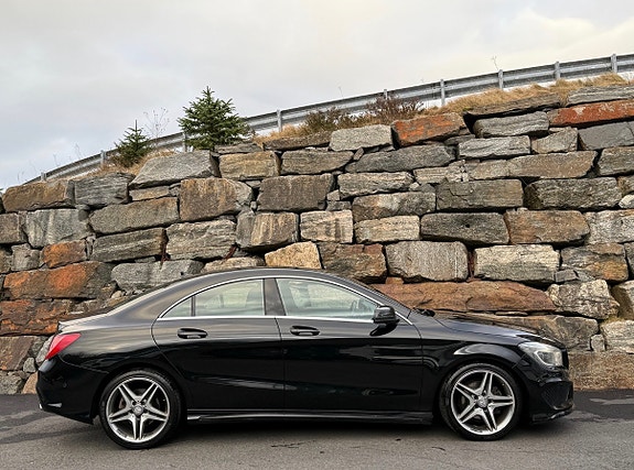 Mercedes-Benz CLA180 2 of 5