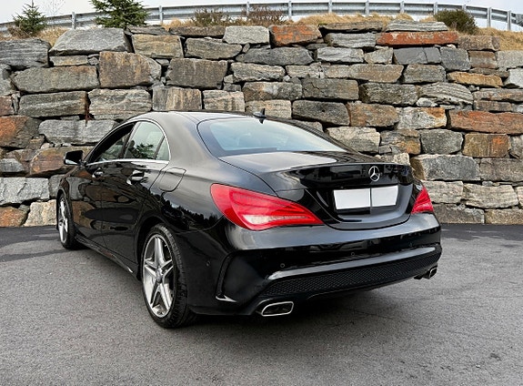 Mercedes-Benz CLA180 3 of 5