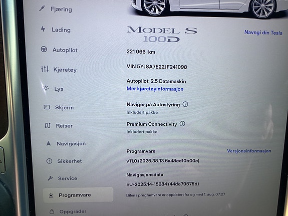 Tesla Model S 14 of 14