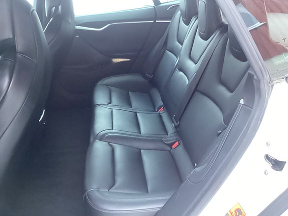 Tesla Model S 11 of 14