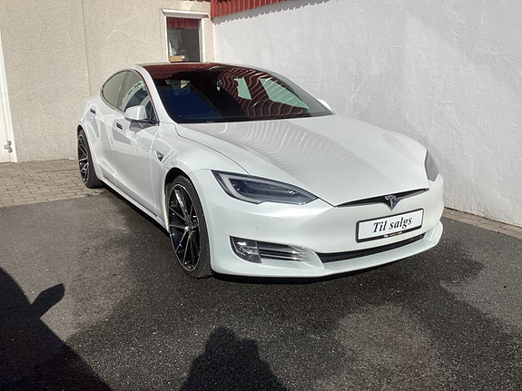 Tesla Model S 4 of 14