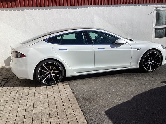 Tesla Model S 6 of 14