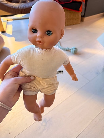 Retro babydokke – ca. 20 år gammel – vintage leke