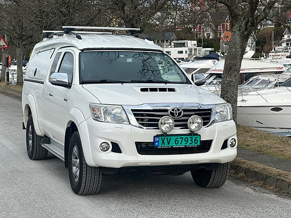 Toyota HiLux 4 of 30