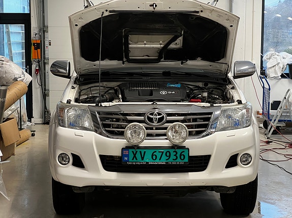 Toyota HiLux 13 of 30