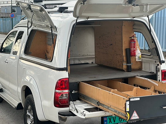 Toyota HiLux 20 of 30