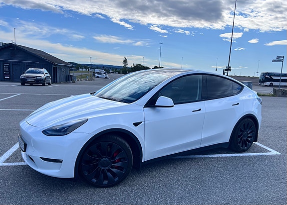 Tesla Model Y 2 of 6