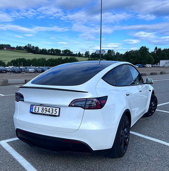 Tesla Model Y 6 of 6