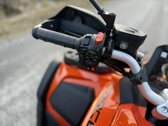 CFMOTO CFORCE 1000 - Servostyring - Hengerfeste - Ledlys - Låsbar diff foran & bak - Vinsj - Fanger foran & bak - Bagasjeboks / Finans / Innbytte Mulig bil - atv - traktor 16 of 30